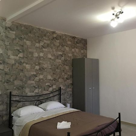 Apartamento Mattia House Patti Exterior foto