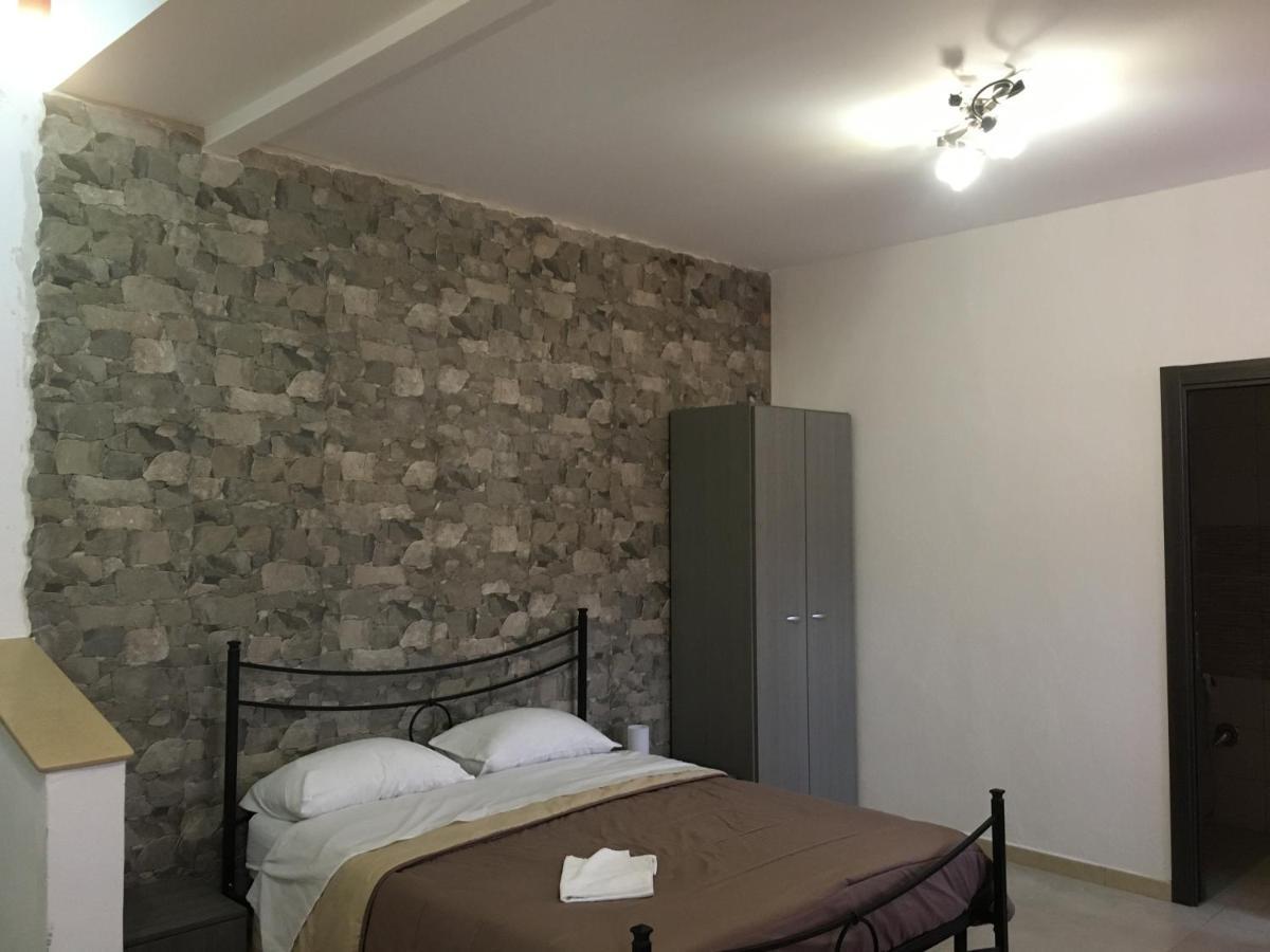 Apartamento Mattia House Patti Exterior foto